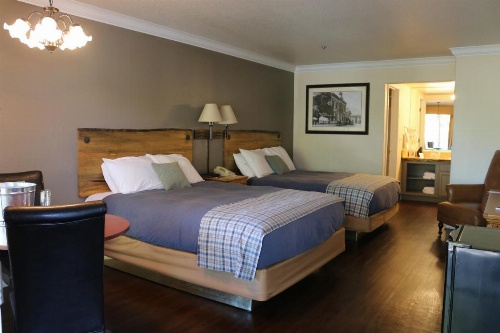 Historian Inn image 22